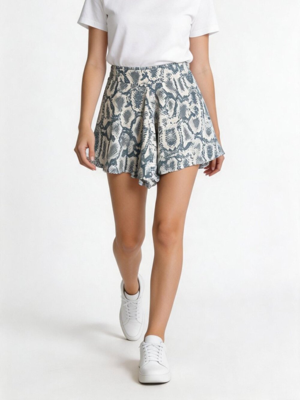 PANTS STORE | Blue & White Snake-Print Ruffle Hem Skater Shorts Sz S